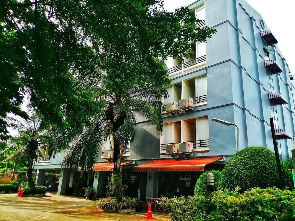 Beerapan Hotel Banguecoque Exterior foto