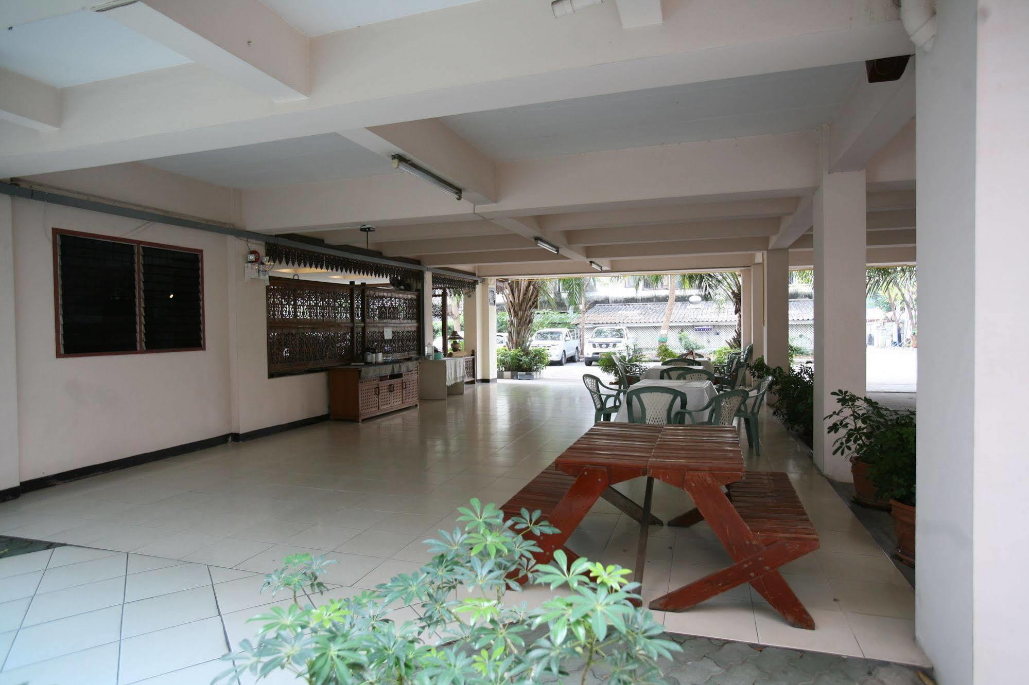 Beerapan Hotel Banguecoque Exterior foto