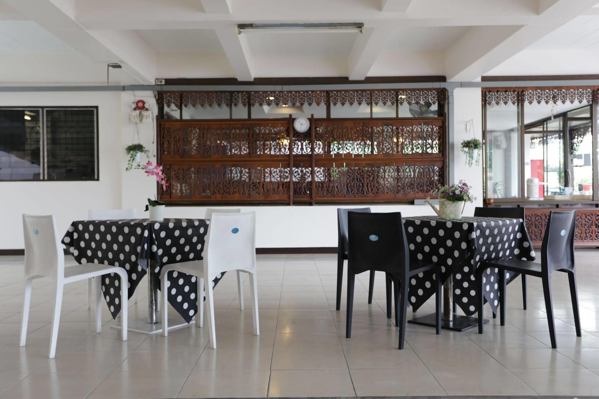 Beerapan Hotel Banguecoque Exterior foto