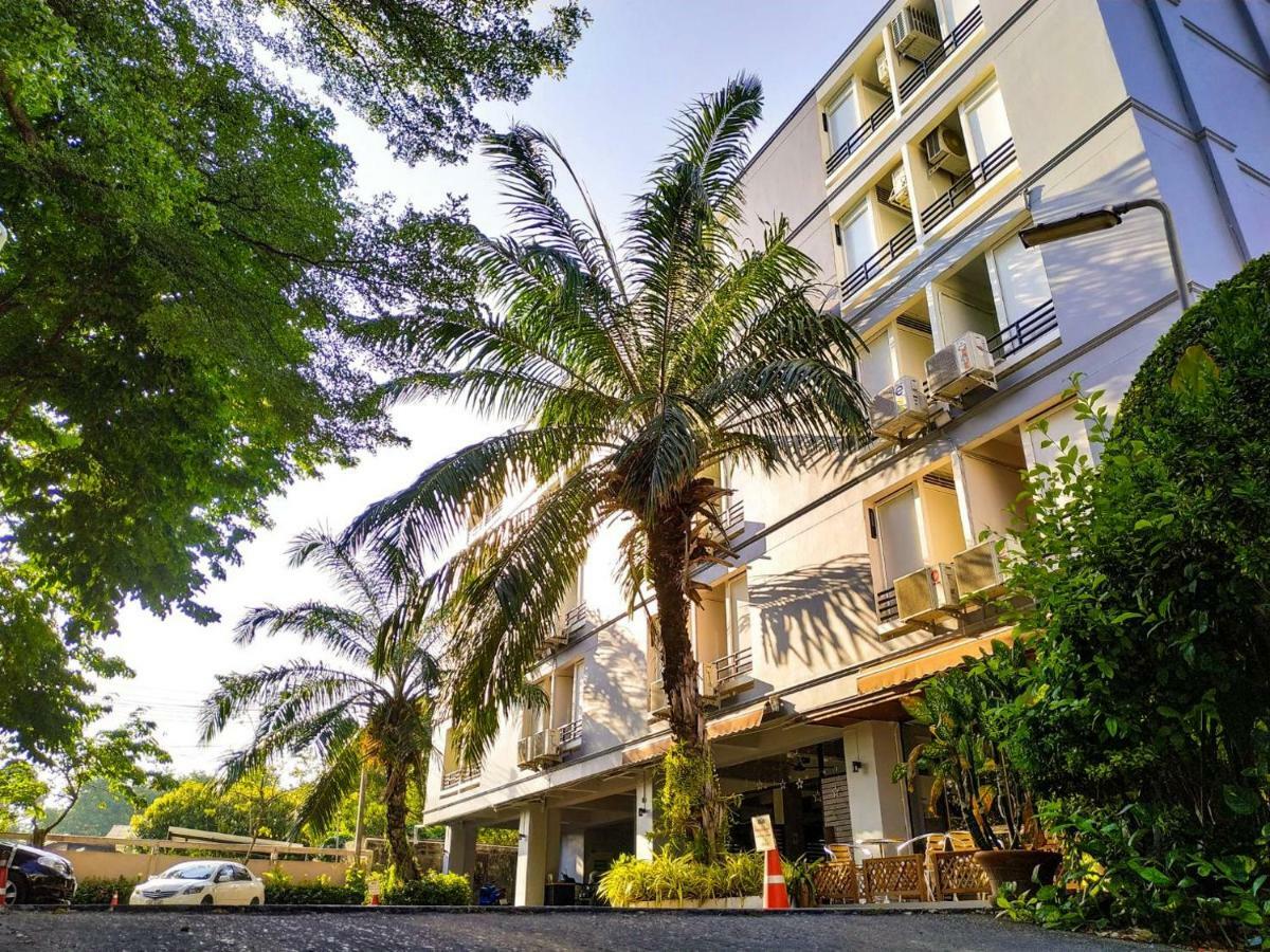 Beerapan Hotel Banguecoque Exterior foto